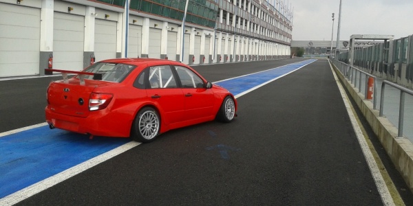 Автомобиль LADA Granta WTCC: вторая серия европейских тестов