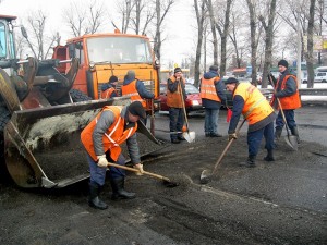 Вилкул считает, что правительство должно отвечать за ремонт только ключевых автодорог