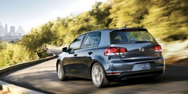 Заряженные Volkswagen Golf получат карбоновую крышу