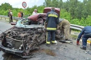 На Харьковщине столкнулись легковой автомобиль и автобус