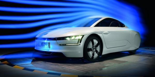 Volkswagen XL1 перейдет на бензин и научится «летать»