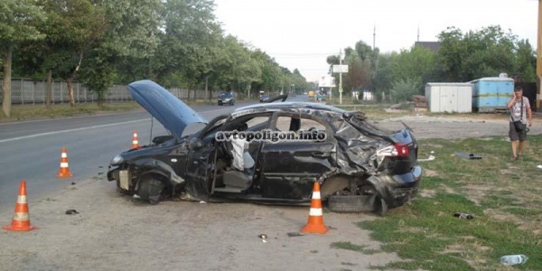 ДТП в Киеве: работник СТО покатался на клиентском Chevrolet Lacetti и несколько раз перевернулся