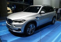 BMW запускает X5 eDrive в серию