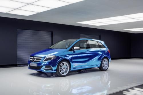 Mercedes-Benz говорит, что электрический B-класс будет лучше, чем BMW i3