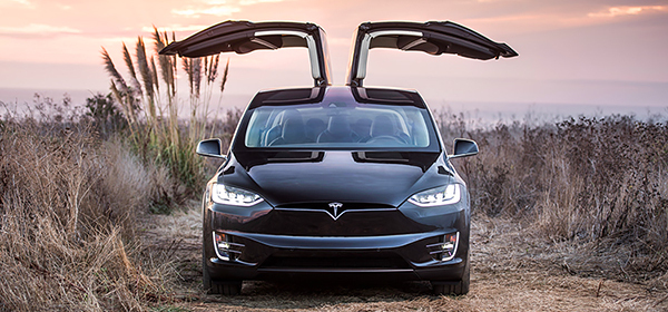 Tesla отзывает кроссоверы Model X